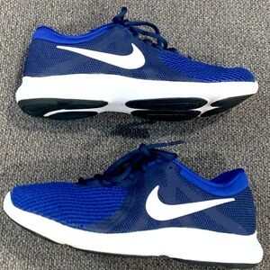 Nike Mens Sneaker Size 8.5